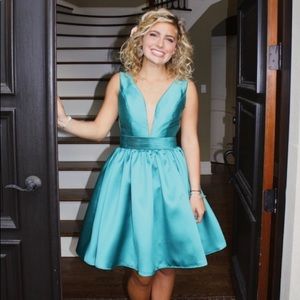 Meet your Posher, Cara